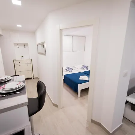 Apartment Ante Split