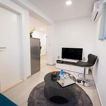 Apartment Ante *